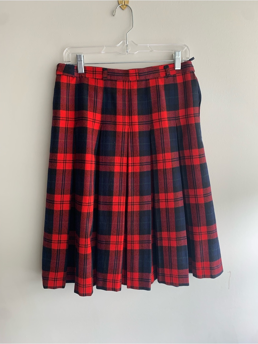 Winter | Vintage 🇦🇹 100% Wool Pleated A-Line Skirt, Red and Navy Plaid